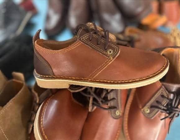 MENS LOW CUT 2 TONE VELLIE