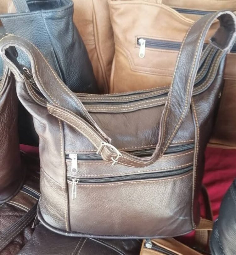 SHORT SLING BAG