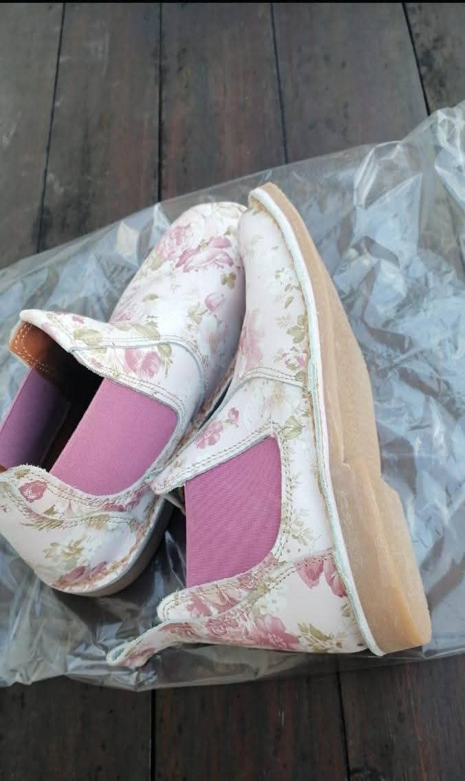 LADIES FLORAL SLIP ON BOOT